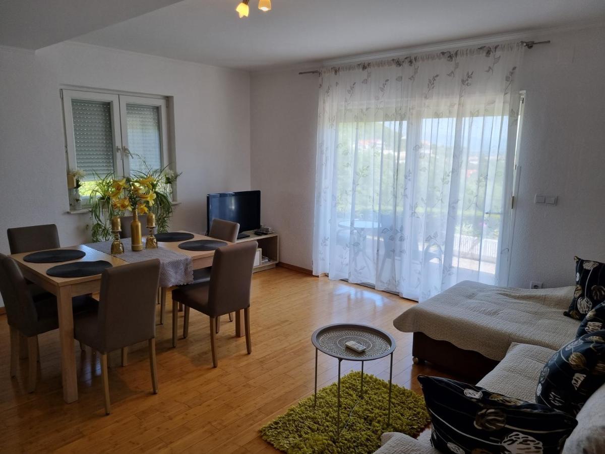 Apartment Boba Sinj Buitenkant foto