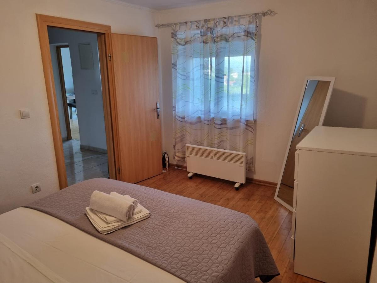 Apartment Boba Sinj Buitenkant foto