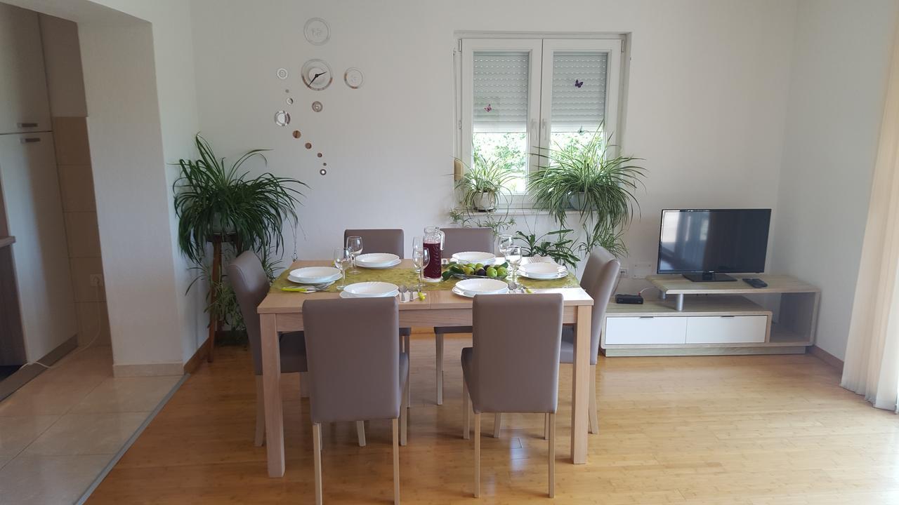 Apartment Boba Sinj Buitenkant foto